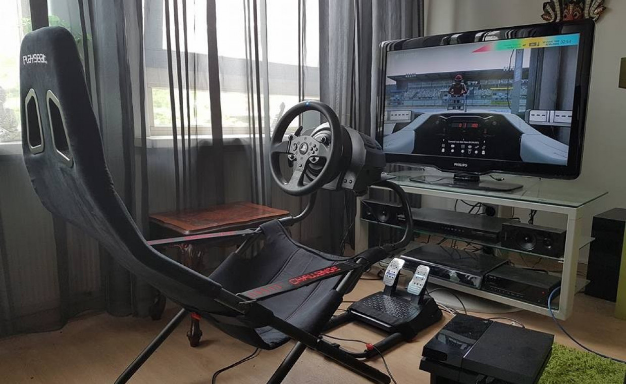 Gaming consoles for rent, PLAYSEAT Challenge Racing Seat rent, Vilnius