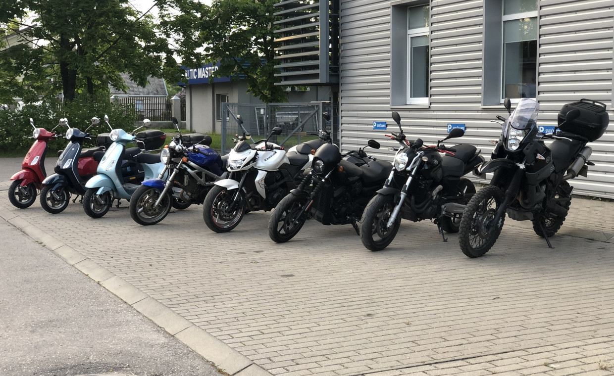 Motorcycles for rent, PIAGGIO VESPA LX 50 rent, Kaunas