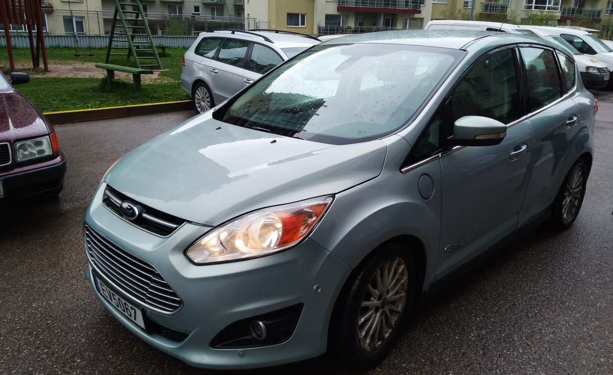Car rental, Ford C-Max Energi Plug-In Hybrid rent, Vilnius
