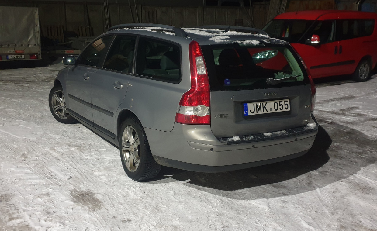 Car rental, Kompaktinė klasė univeralas Volvo V50 rent, Vilnius