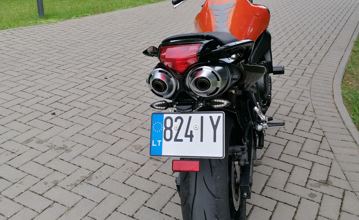 Motorcycles for rent, Yamaha FZ6 rent, Vilnius
