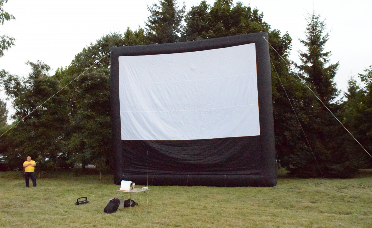 Event items rental, Pripučiamo kino ekrano nuoma 5m x 7m rent, Klaipėda