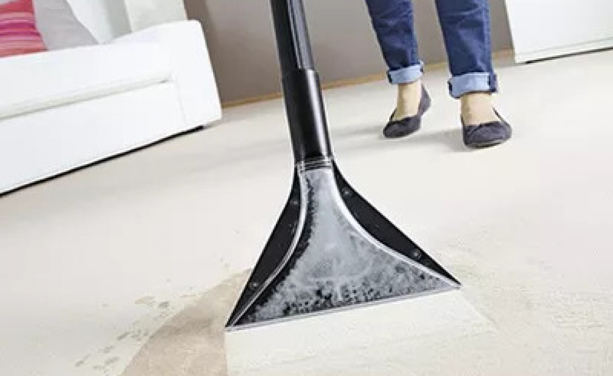 Carpet cleaners for rent, Plaunantis siurblys Karcher Puzzi 8/1 rent, Jonava