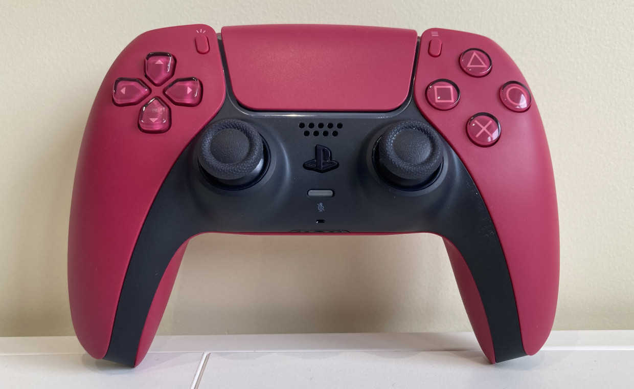 Žaidimų konsolių nuoma, PS5 DualSense pultelis - raudonas nuoma, Klaipėda