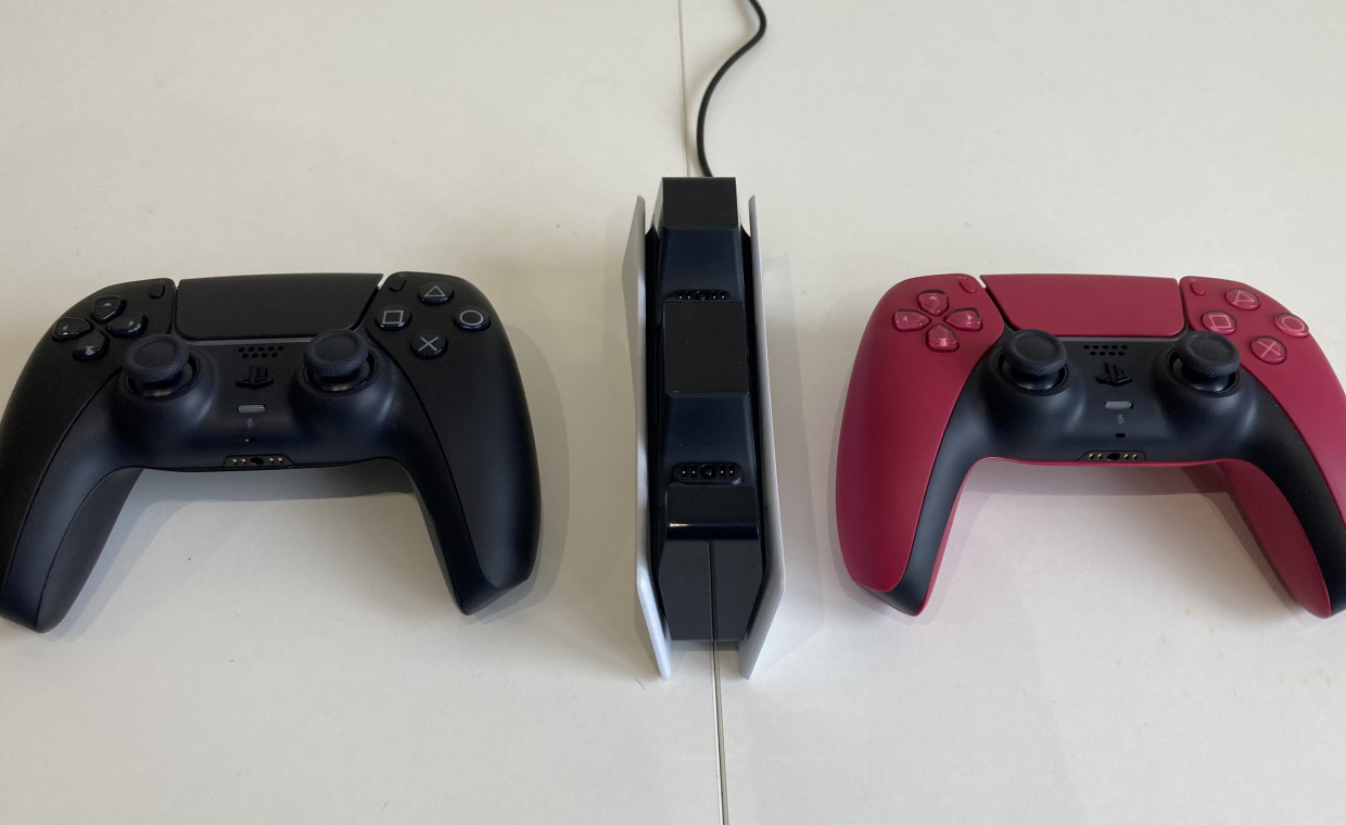 Gaming consoles for rent, 2x PS5 DualSense with charger rent, Klaipėda
