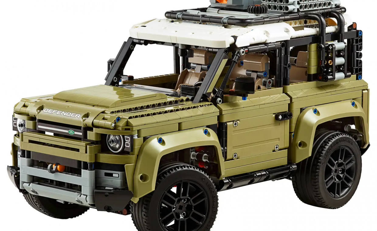 Holiday and travel items for rent, Lego Technic Land Rover Defender 42110 rent, Vilnius