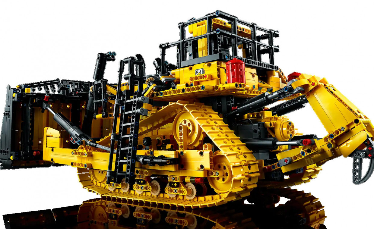Holiday and travel items for rent, Lego Technic Cat D11 42131 rent, Vilnius