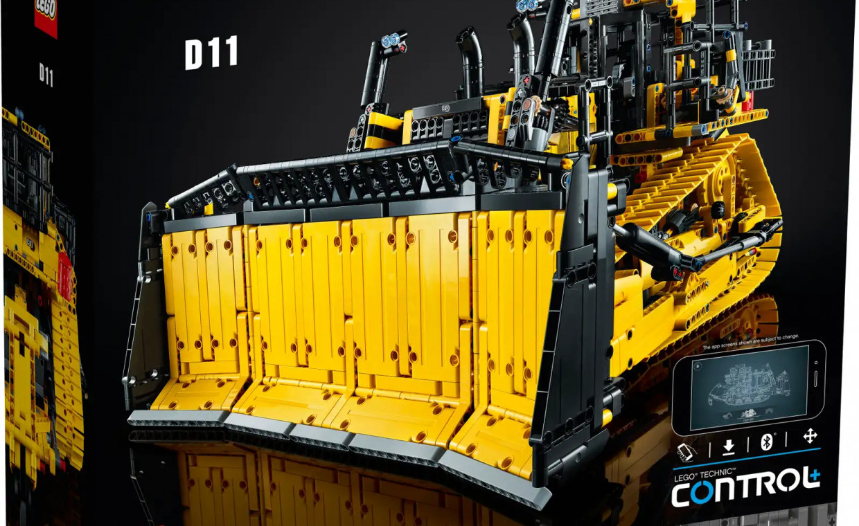 Holiday and travel items for rent, Lego Technic Cat D11 42131 rent, Vilnius