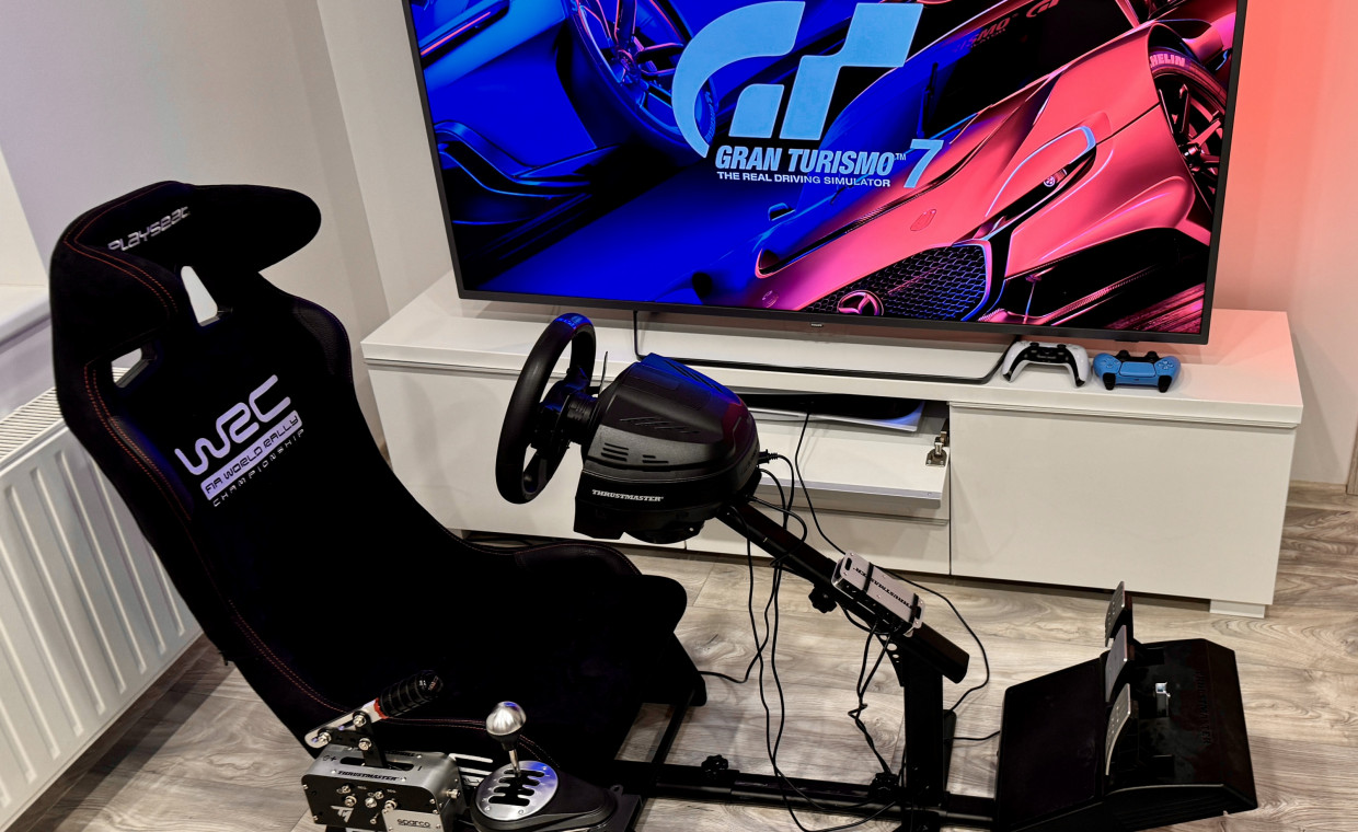 Gaming consoles for rent, Driving Simulator PS5-PSVR2-T300RSGT rent, Kaunas