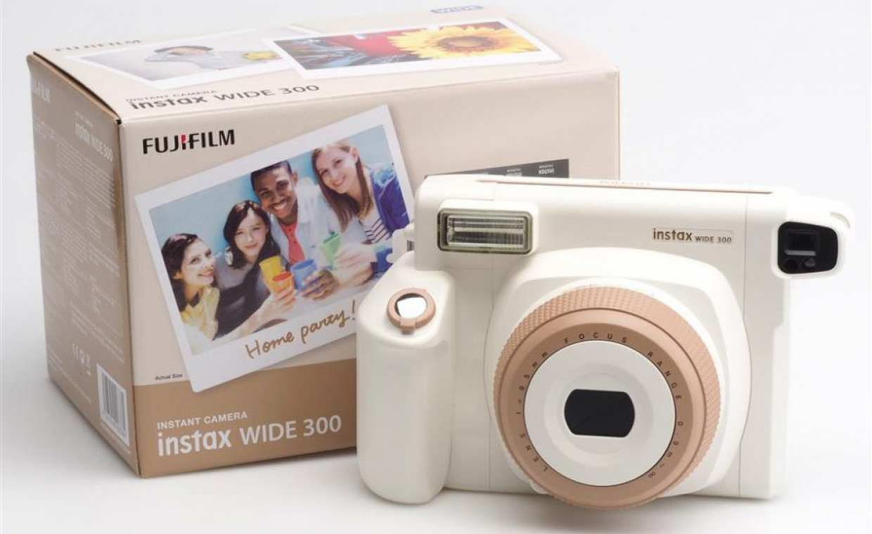 Cameras for rent, Fujifilm Instax Wide 300 Toffee rent, Šiauliai