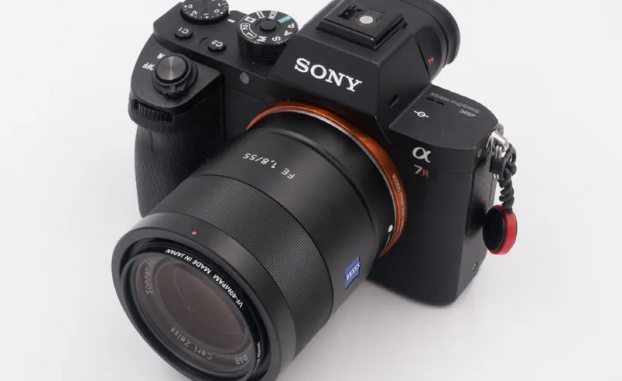 Cameras for rent, Sony A7 III su 55mm f/1.8 Zeiss rent, Vilnius