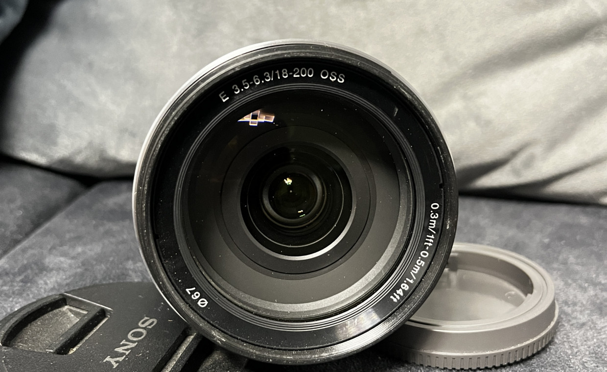 Camera lenses for rent, Objektyvas Sony E-mount 18-200mm rent, Vilnius