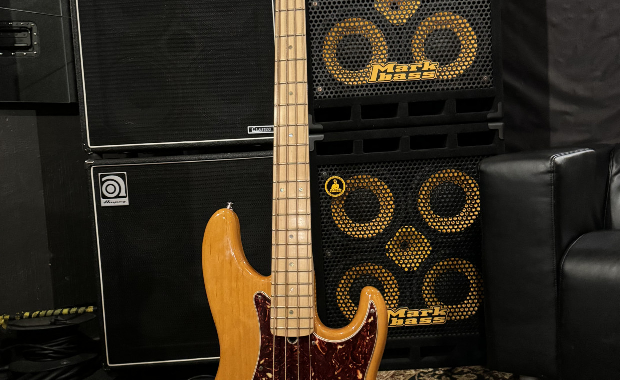 Audio equipment and instruments for rent, Fender American Deluxe Precision Bass rent, Vilnius