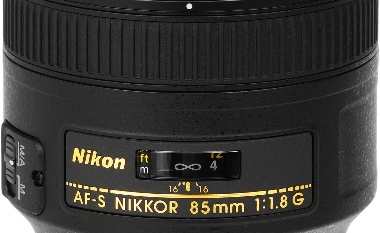 Camera lenses for rent, Nikkor 85mm F1,8 rent, Vilnius
