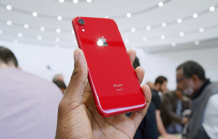 Apple iPhone Xr RED