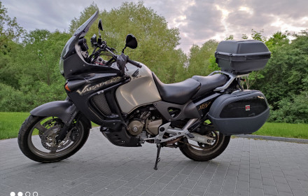 Honda Varadero XL 1000v motorcycle renta