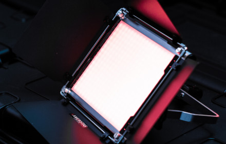 Neewer 50W 660 PRO RGB  LED lempa