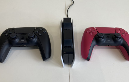 2x PS5 DualSense with charger
