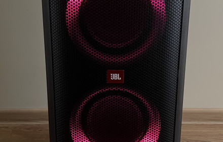 JBL PartyBox 310 with 2 microphones