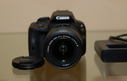 Canon EOS 100D su EF-S 18-55 m IS STM