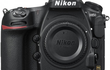 Nikon d850 su 2 x 64Gb SQD Memory Card